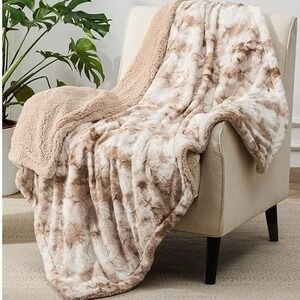 BedSure Sherpa Blanket Plush Tan White King Size Blanket for Bed Cozy Winter